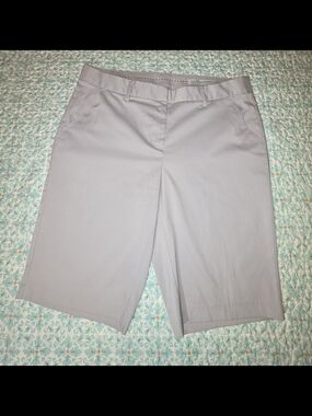 Greg Norman Collection Light Gray Women's Bermuda Shorts